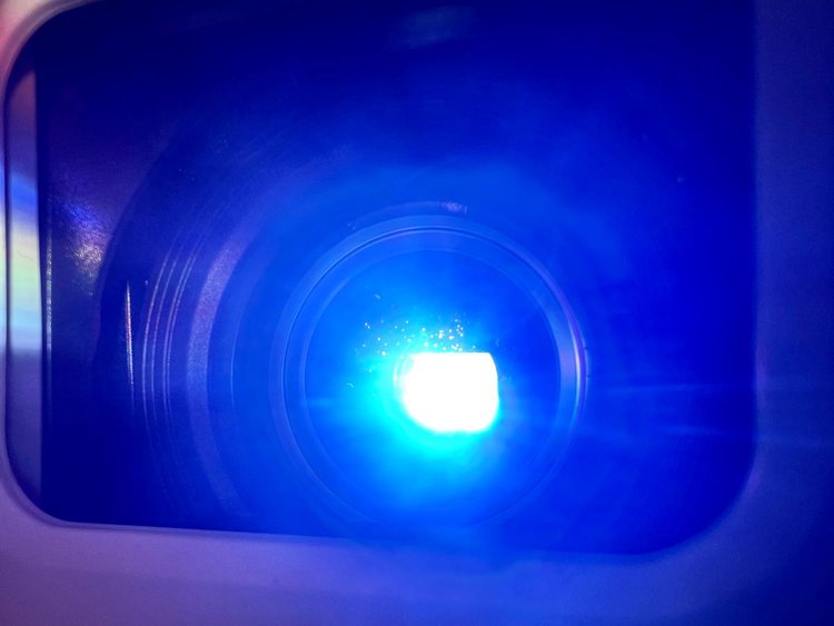 an epson projector lighting blue