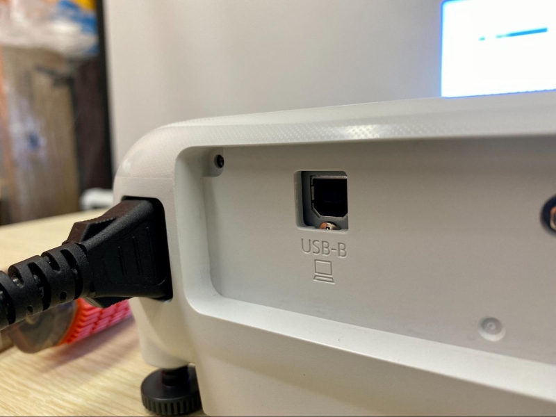 the USB-B port on the Epson projector