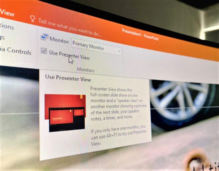 7 Simple Steps To Use Presenter View in PowerPoint With a Projector