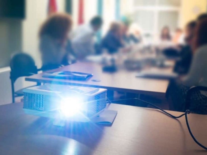 5 Best Mini Projectors For Business Presentations in 2022