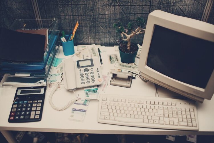 old computer with a 4:3 screen
