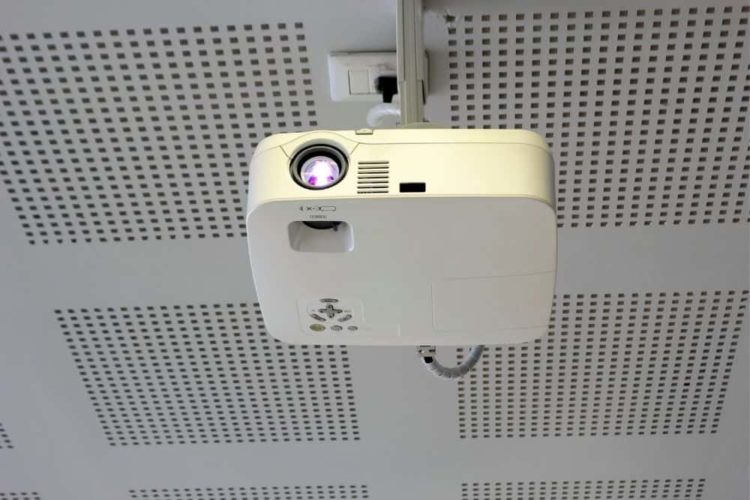 can-i-mount-my-projector-upside-down-pointer-clicker