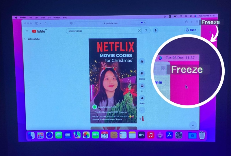 highlighted Freeze status on a projector screen