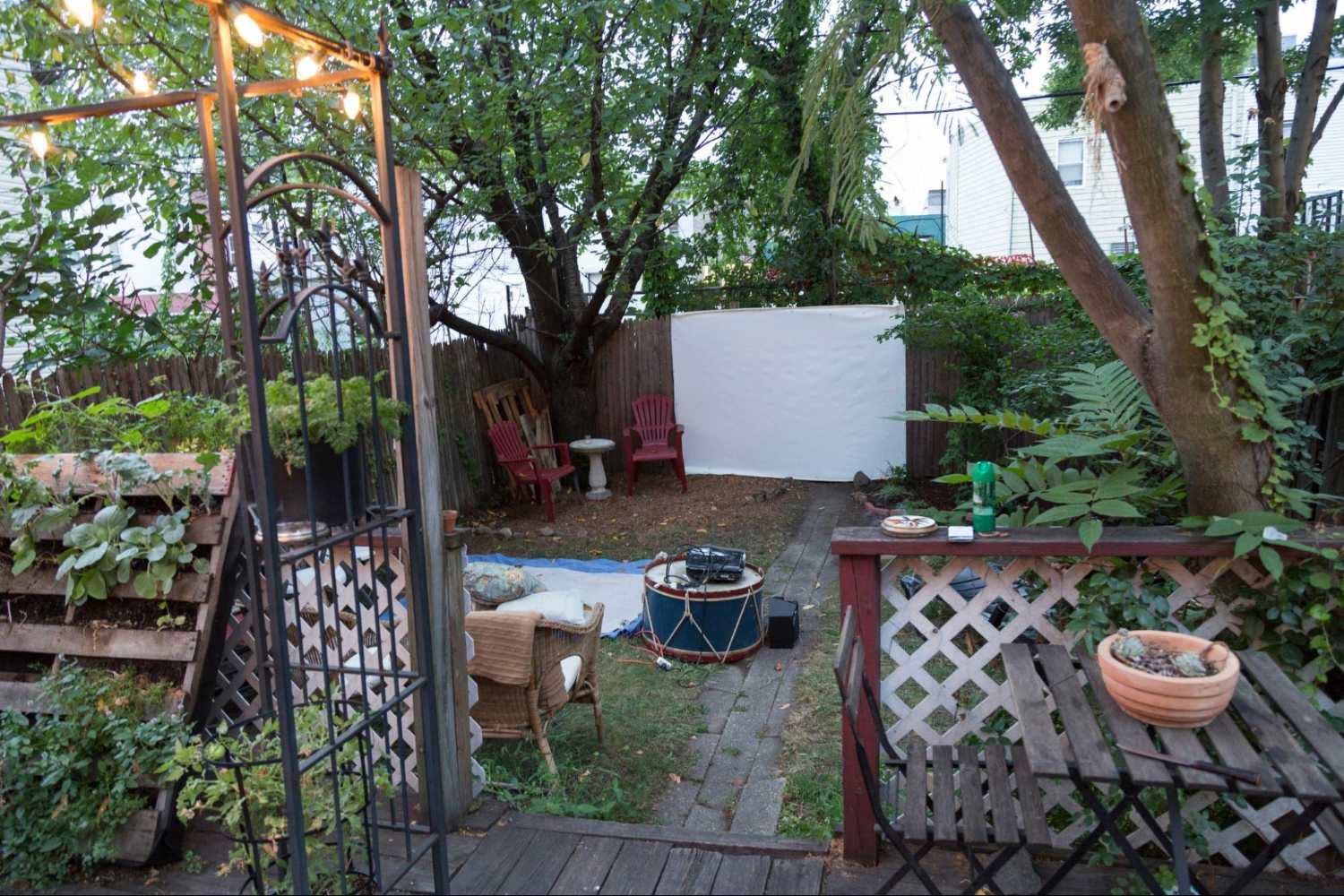 diy projector screen in backyard