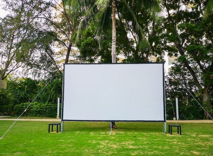 How Do You Clean an Outdoor Projection Screen?