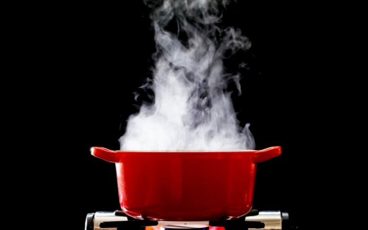 Dampf aus kochendem Wasser