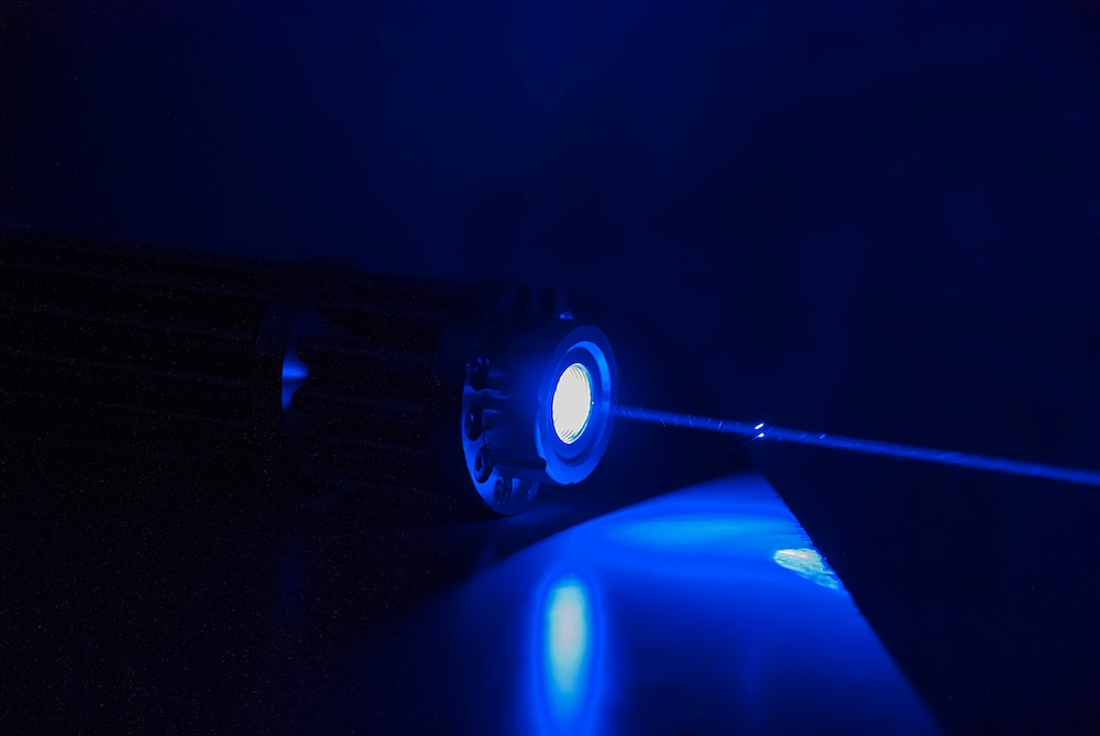 Powerful blue laser pointer