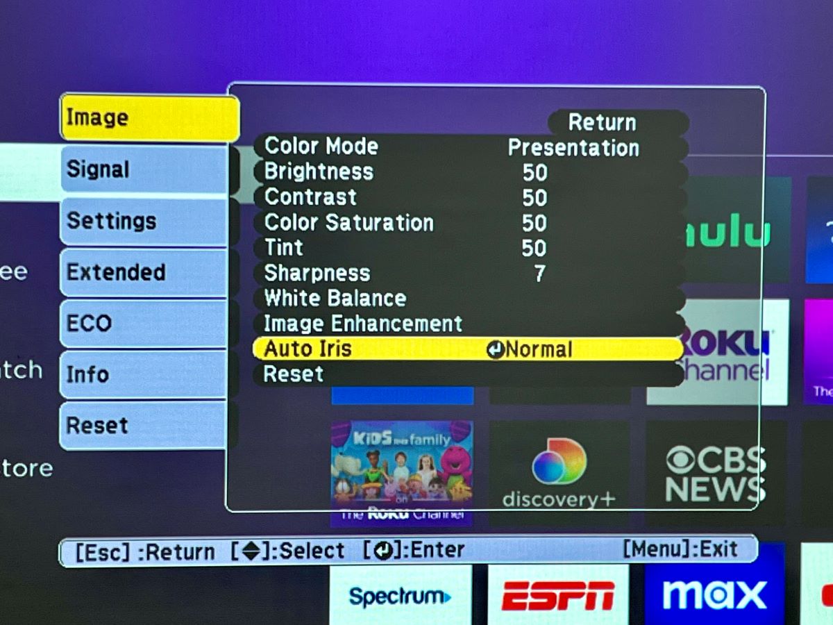 auto iris feature on an epson projector is turned to normal