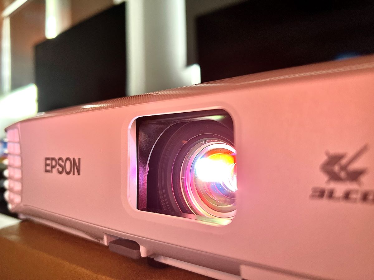 epson projector lighting hot color