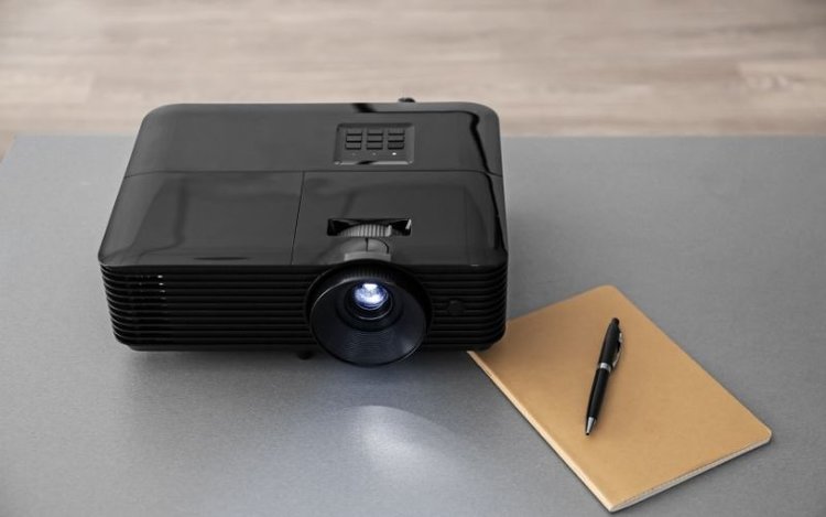 how does a smart projector work