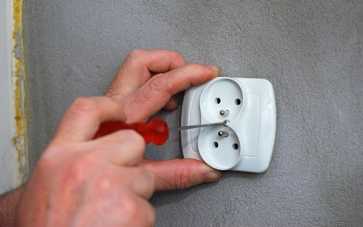 installing a Outlet Polarity