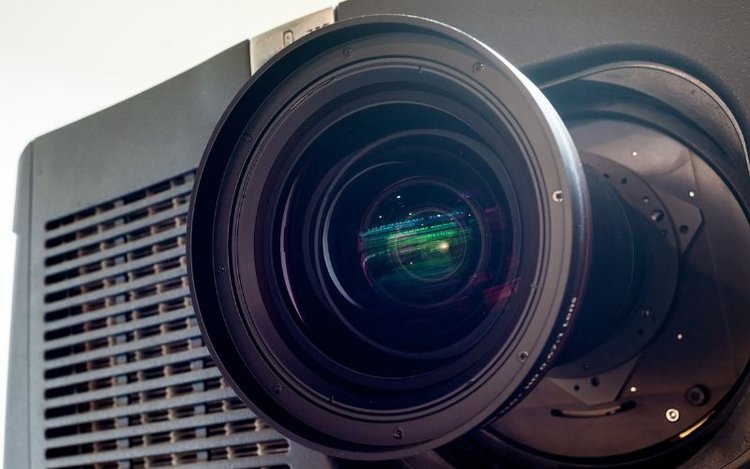projector lens adjustment