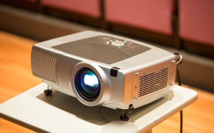 how do I know if my projector is HDCP compliant