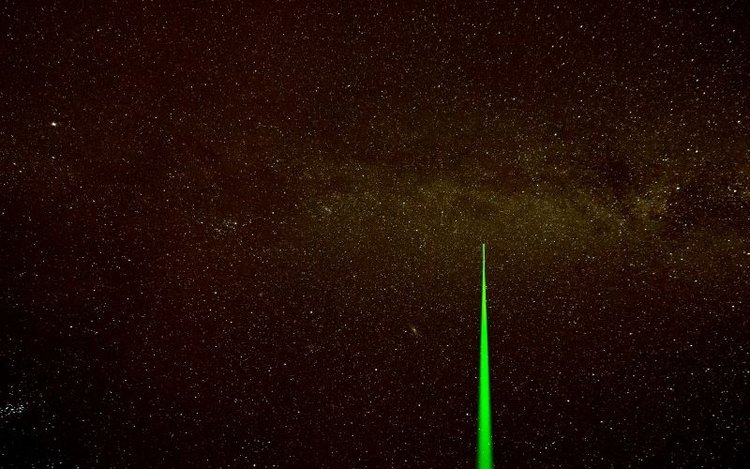 laser light can be seen from far distance from earth
