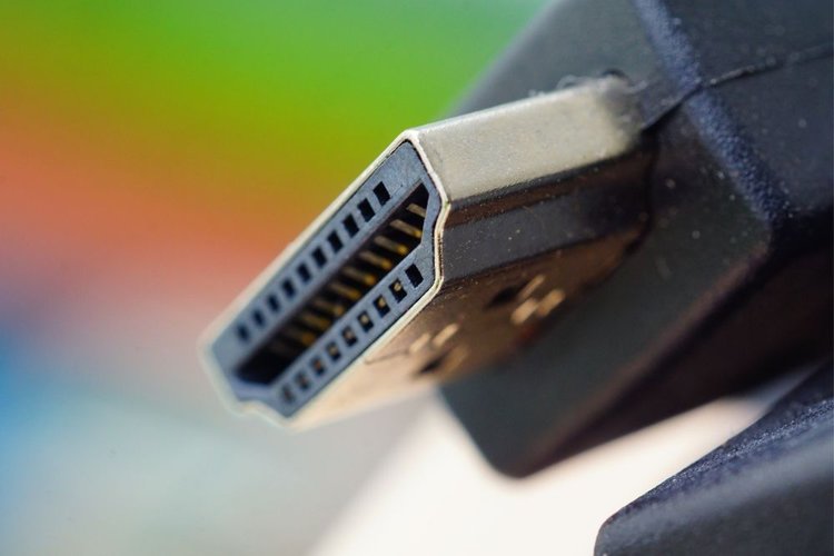 Eine Nahaufnahme des HDMI-Kabelkopfs