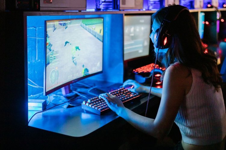 A girl playing game