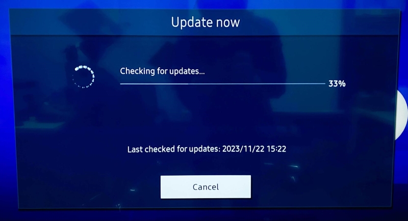 Checking for updates screen on Samsung TV