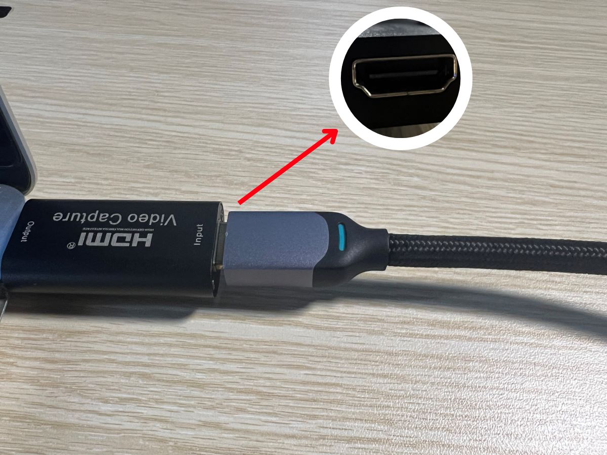 HDMI cable is plugged to the HDMI video capture card