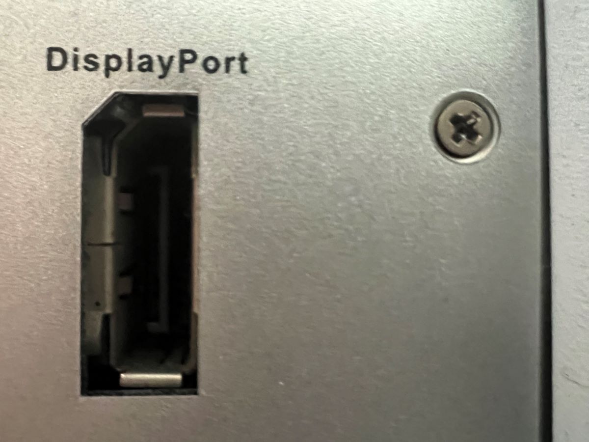 The DisplayPort on a PC with a screw