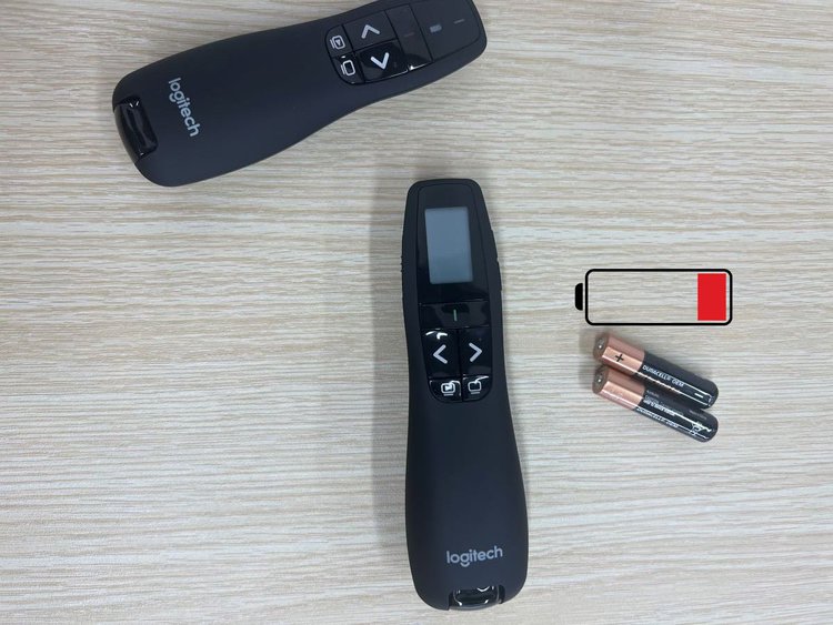 The R400 and R800 laser pointer with double A batteries are worn out