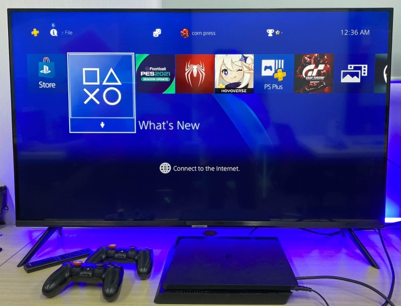 a PS4 is connected to a Samsung TV