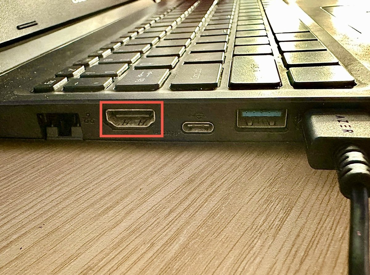 a laptop's hdmi port is highlighted