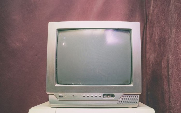 ein alter analoger Fernseher