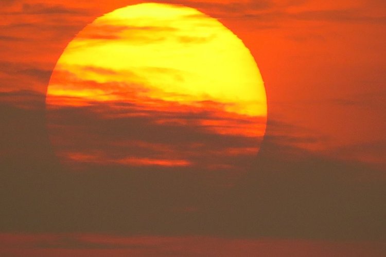 how many lumens is the sun