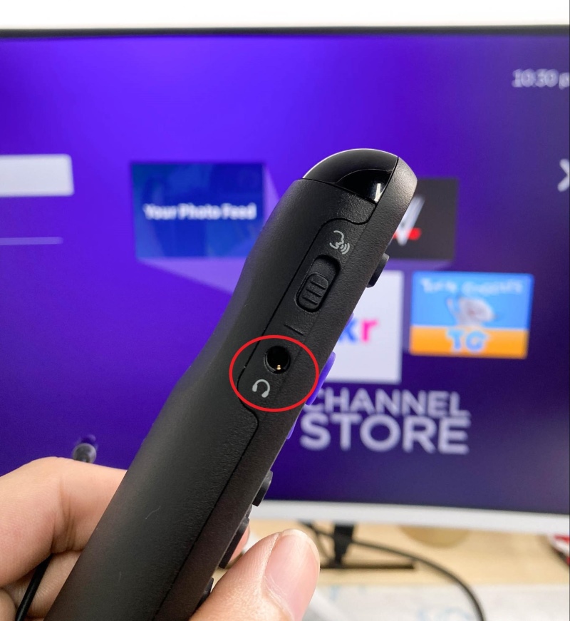 headphone out port on the Roku remote