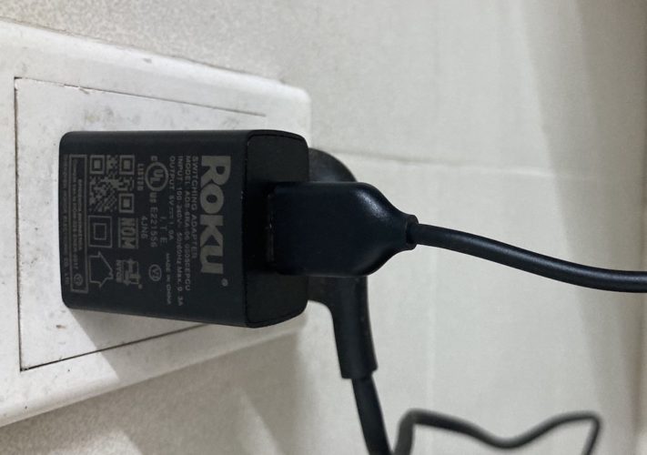 Roku adapter power source