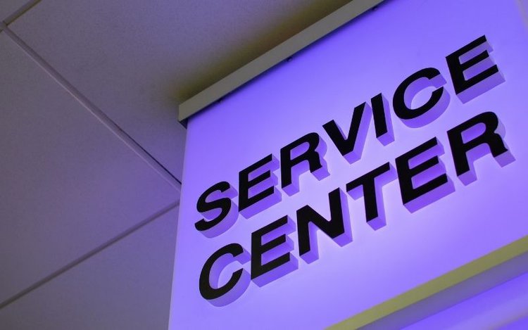 Service Center zur Reparatur eines JVC-Projektors