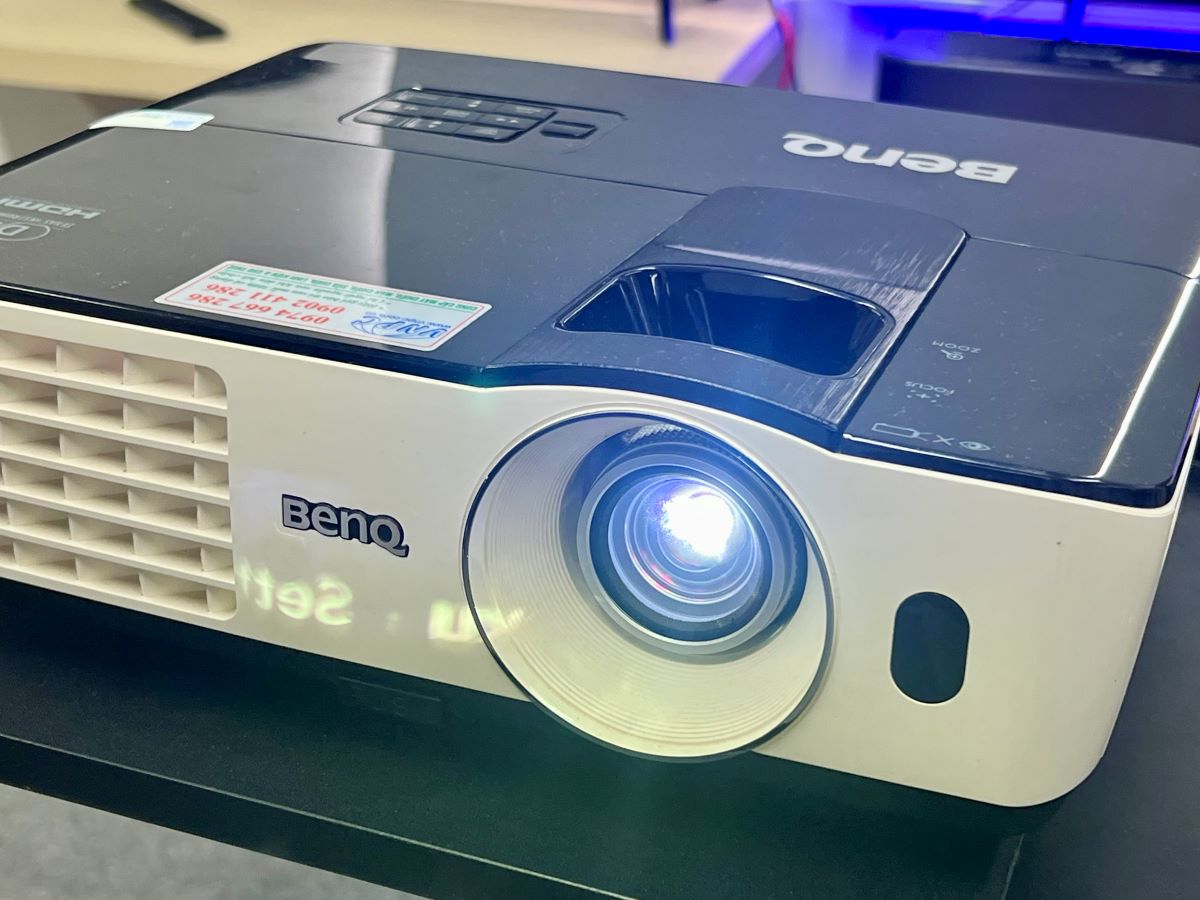 benq projector looked from above & ahead