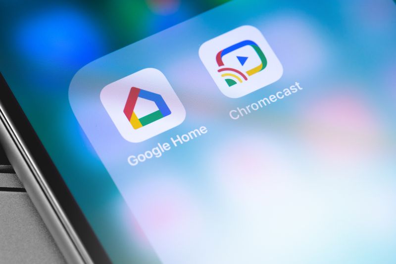 logo of Google Home and Chromecast