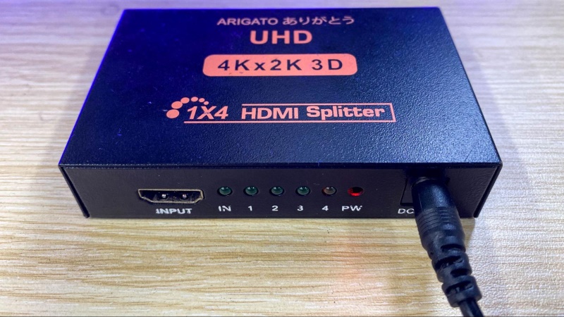 powering on an HDMI splitter