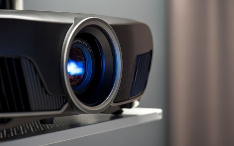 How To Turn On/Off Sony Projectors Properly?