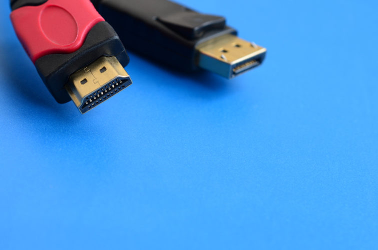 Red HDMI cable and Blue Displayport cable