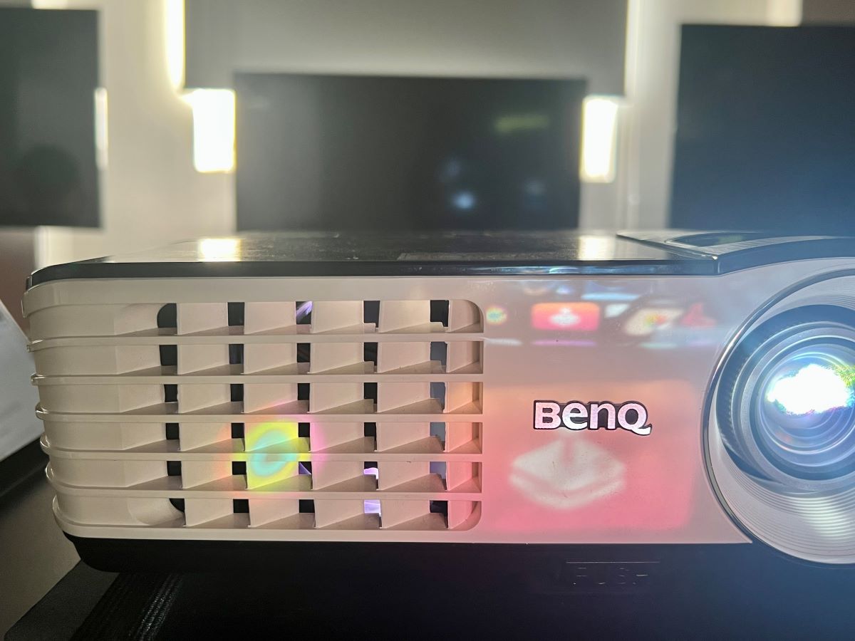 a benq projector looked from front