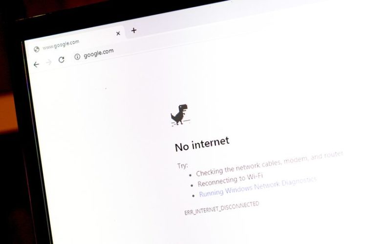 a no internet message on a laptop screen