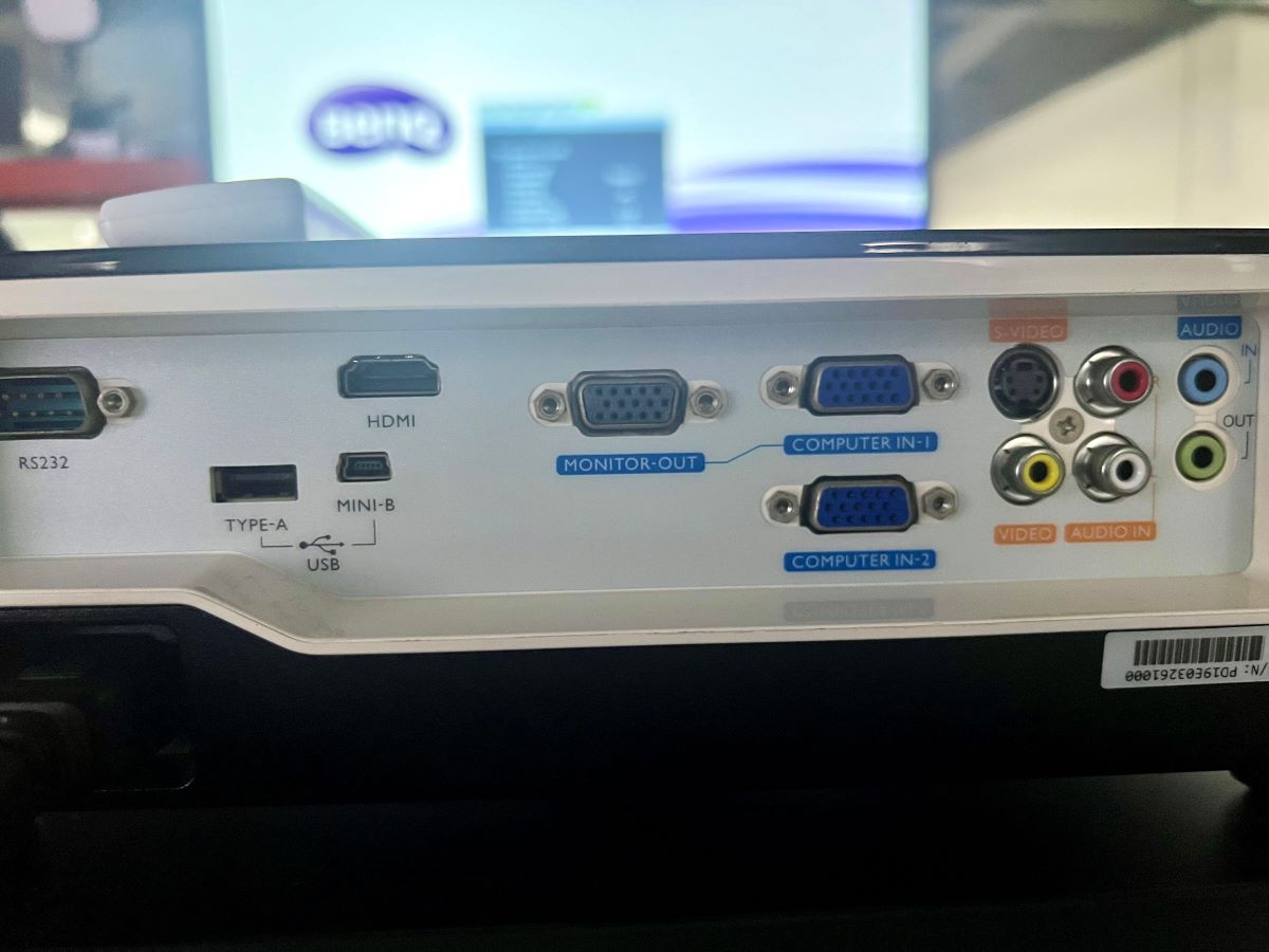 ports on a benq projector