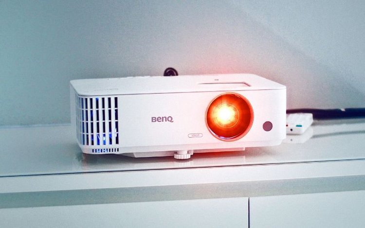 Ein Benq-Projektor funktioniert