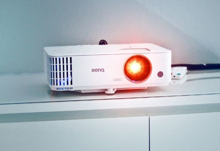 How To Clean BenQ Projector Lens? 5 Simple Steps