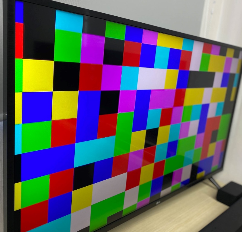 color blocks are showing on an LG TV screen