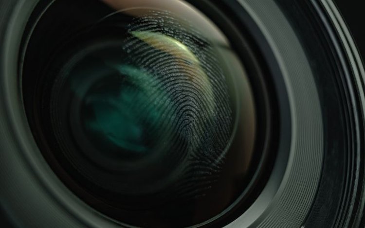 fingerprint on projector lens