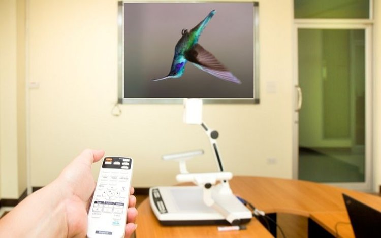 fixing your projector screen with a remote