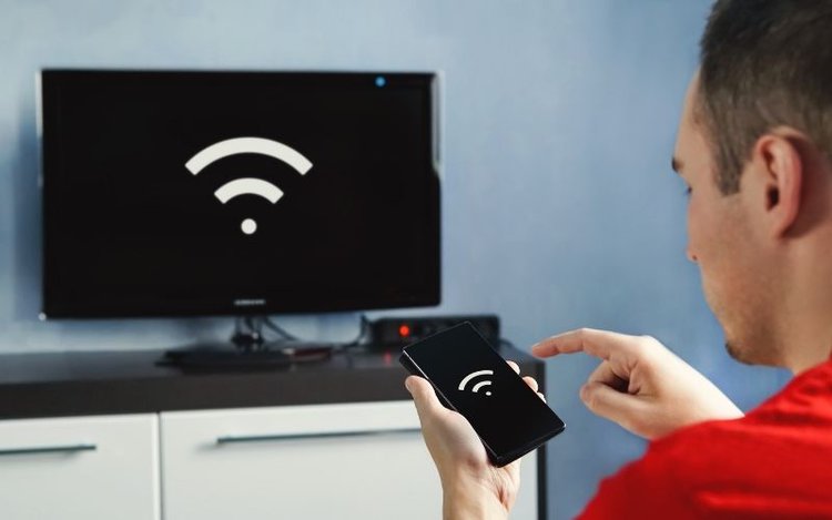 wirelessly connect iPhone to external display devices