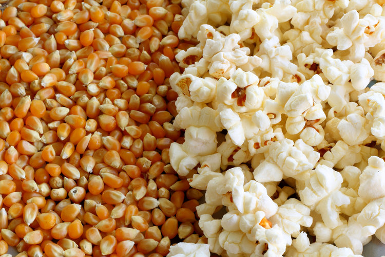 Popcorn and popcorn kernel