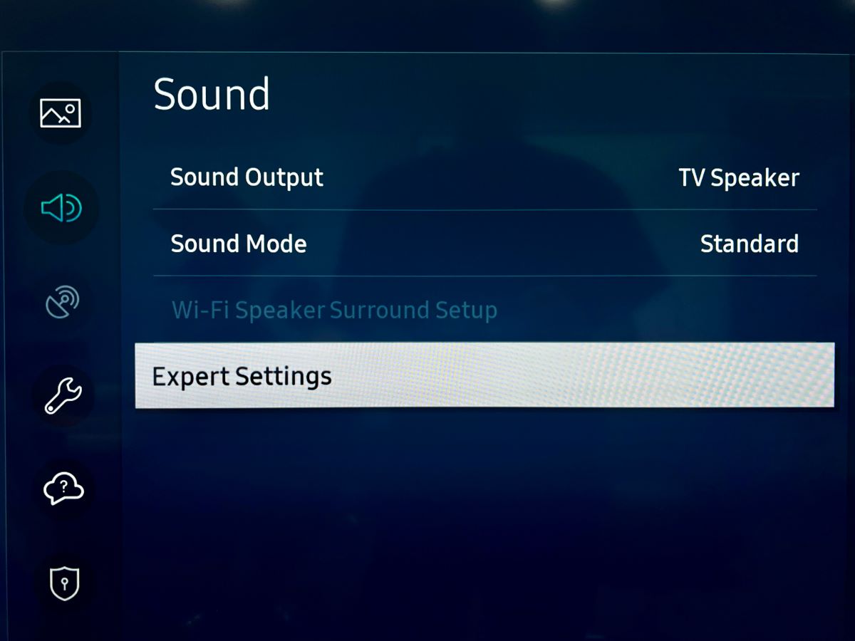 expert settings option is highlighted on a samsung tv