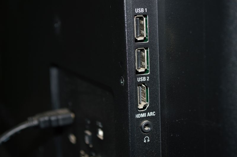 What Is the USB Port on My (Smart) TV For?
