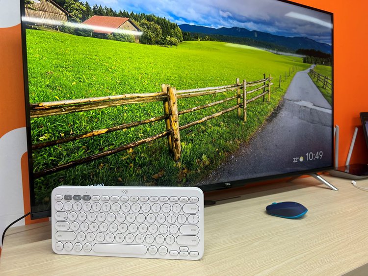 Using a smart TV with Logitech wireless keyboard and mouse