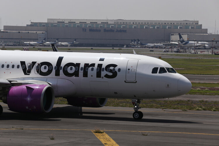 Volaris Plane